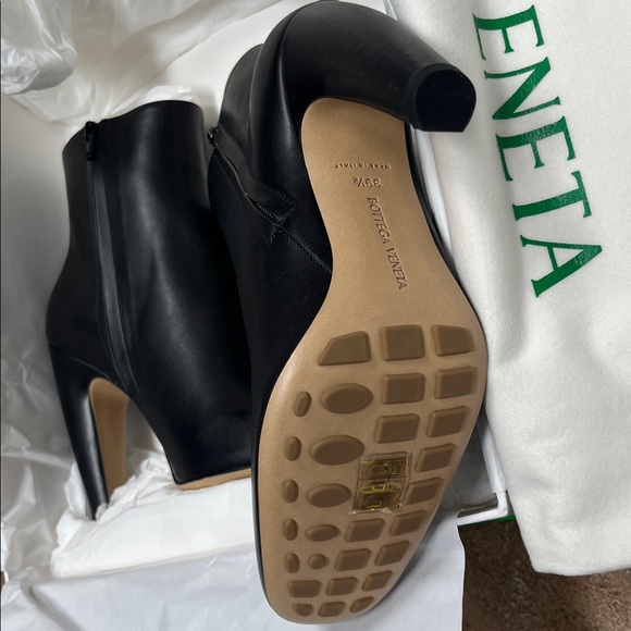 Bottega Veneta Canalazzo Ankle Boot in Black 39.5 - Picture 5 of 5